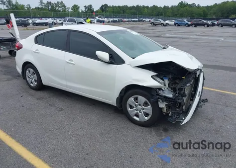 2018 Kia Forte Lx z USA, uszkodzony, nr VIN 3KPFK4A72JE242126